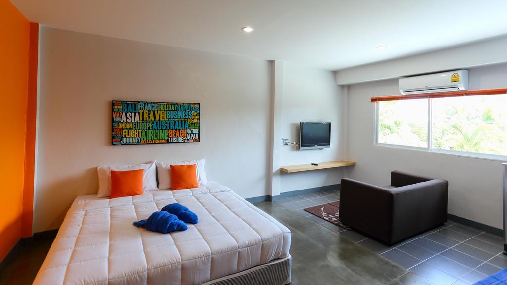 Bangtao Guest House Пхукет Экстерьер фото